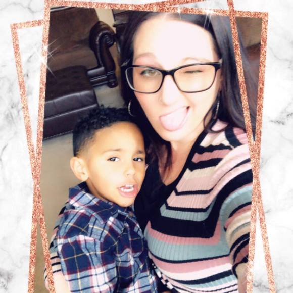 Meet your Posher, Danielle - Picture 1 of 1